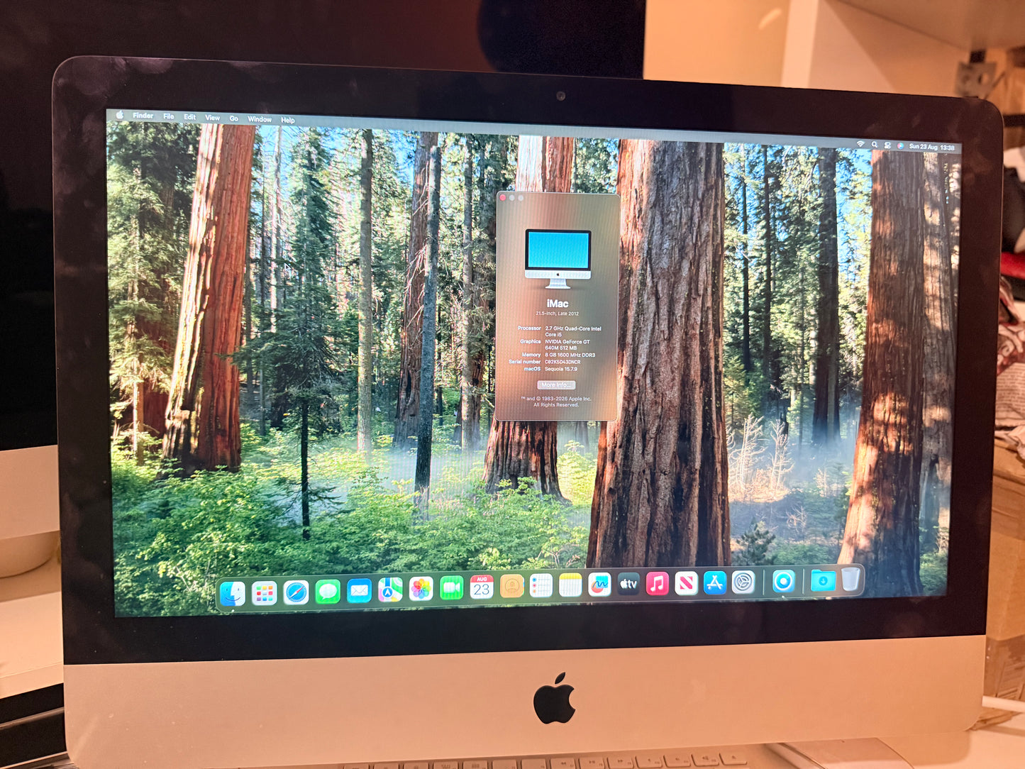 Apple iMac 21.5" Late 2012 | Upgraded macOS Sequoia 15.7.9 | Intel i5 | 8GB RAM | 1TB | Keyboard & Mouse