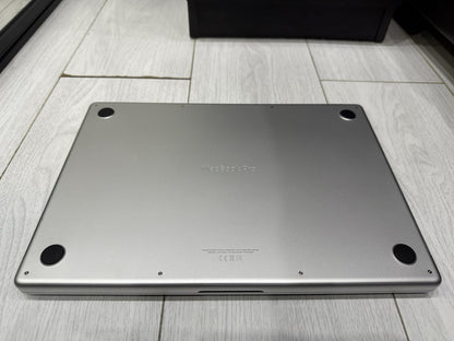 Apple MacBook Pro Retina 16" 2021 - 512GB SSD 16GB Ram - 10C CPU 16C GPU M1 Pro
