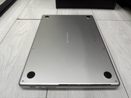 Apple MacBook Pro Retina 16" 2021 - 512GB SSD 16GB Ram - 10C CPU 16C GPU M1 Pro