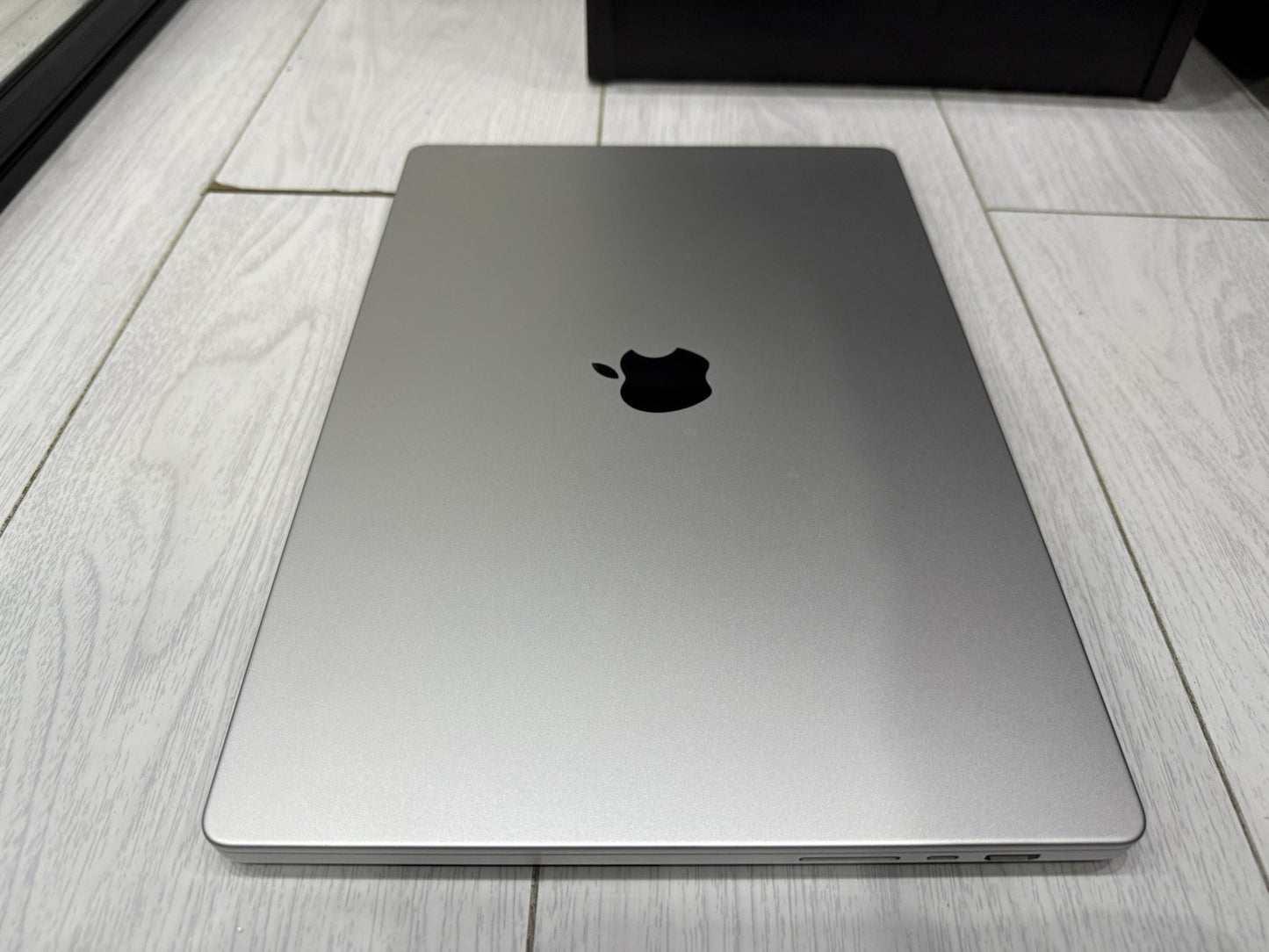 Apple MacBook Pro Retina 16" 2021 - 512GB SSD 16GB Ram - 10C CPU 16C GPU M1 Pro