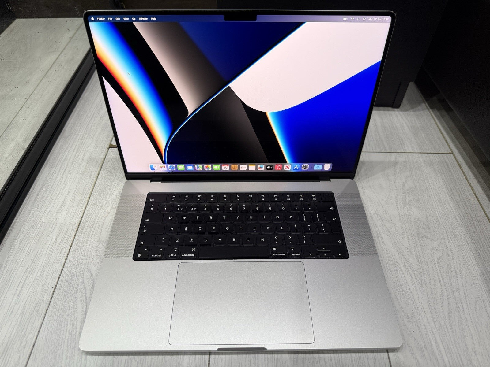 Apple MacBook Pro Retina 16" 2021 - 512GB SSD 16GB Ram - 10C CPU 16C GPU M1 Pro