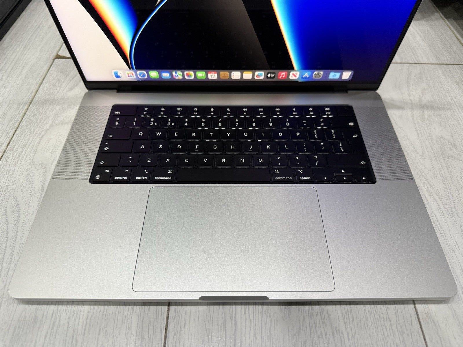 Apple MacBook Pro Retina 16" 2021 - 512GB SSD 16GB Ram - 10C CPU 16C GPU M1 Pro