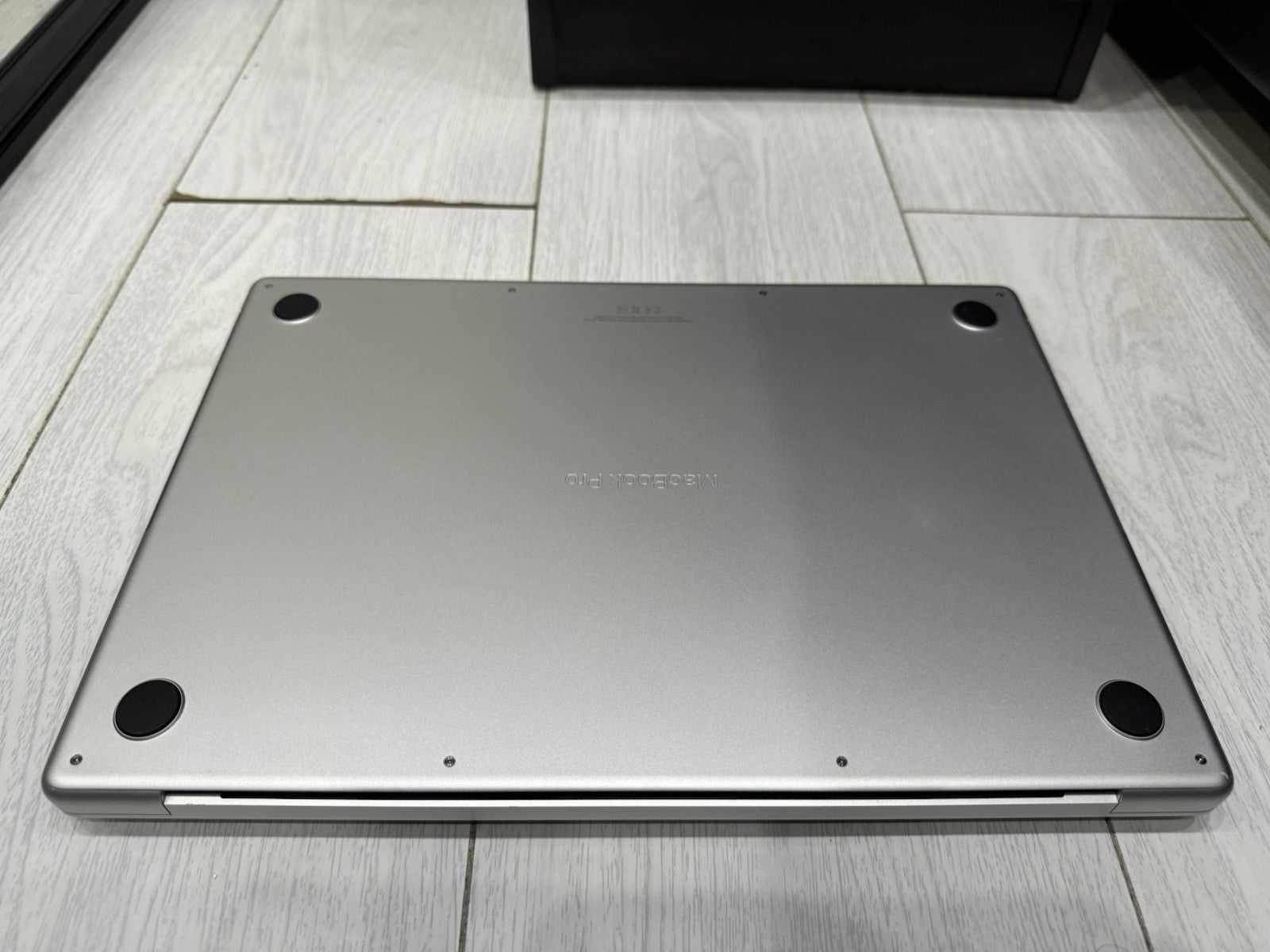 Apple MacBook Pro Retina 16" 2021 - 512GB SSD 16GB Ram - 10C CPU 16C GPU M1 Pro