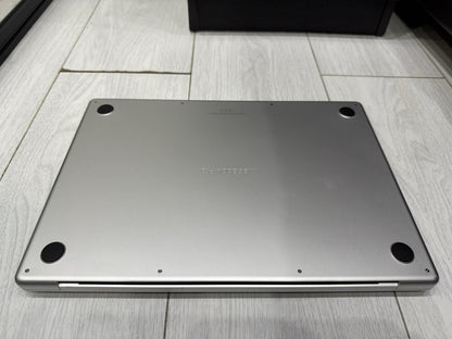 Apple MacBook Pro Retina 16" 2021 - 512GB SSD 16GB Ram - 10C CPU 16C GPU M1 Pro
