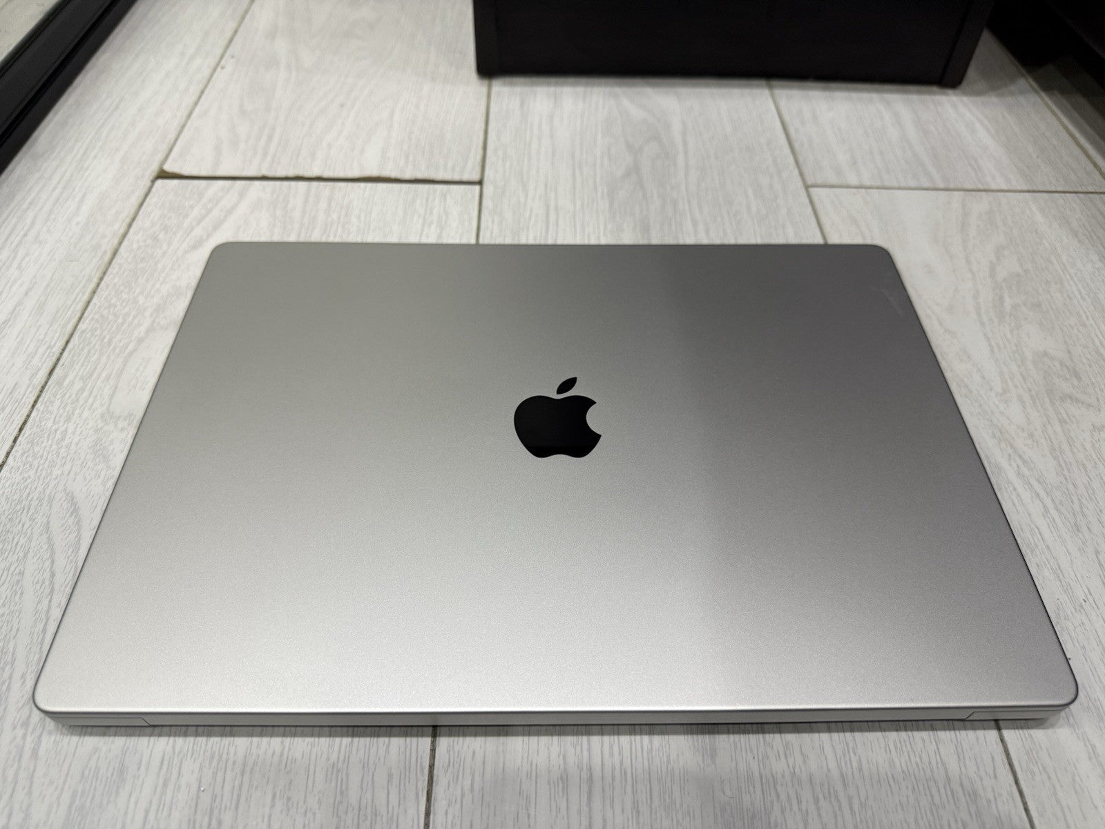 Apple MacBook Pro Retina 16" 2021 - 512GB SSD 16GB Ram - 10C CPU 16C GPU M1 Pro